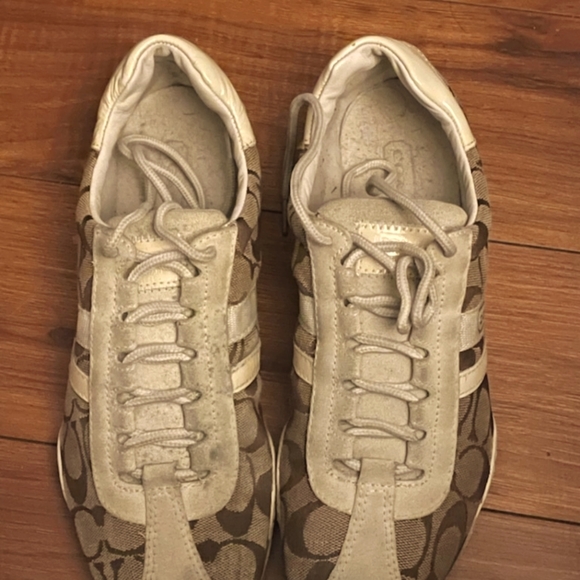 Women's size 7 coach running shoes - Picture 2 of 2